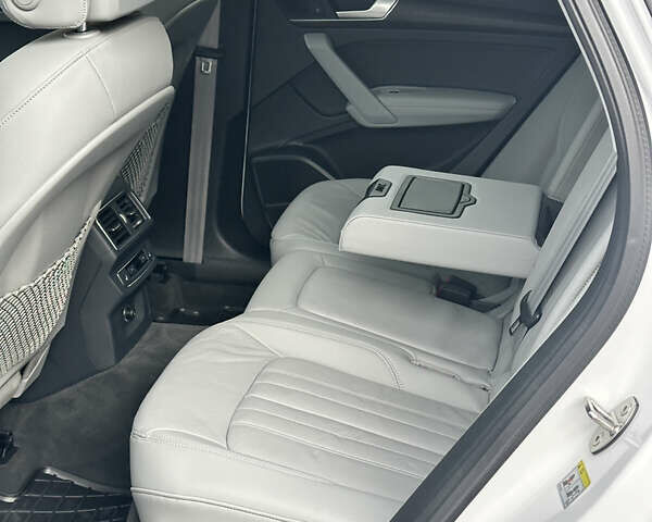 Белый Ауди Ку 5, объемом двигателя 1.98 л и пробегом 74 тыс. км за 26500 $, фото 38 на Automoto.ua