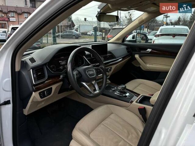 Білий Ауді Ку 5, об'ємом двигуна 2 л та пробігом 215 тис. км за 21800 $, фото 27 на Automoto.ua