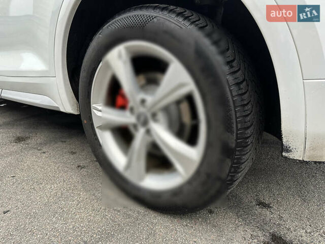 Білий Ауді Ку 5, об'ємом двигуна 2 л та пробігом 202 тис. км за 23000 $, фото 8 на Automoto.ua