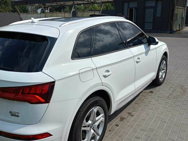 Белый Ауди Ку 5, объемом двигателя 2 л и пробегом 124 тыс. км за 23700 $, фото 3 на Automoto.ua