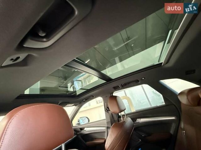 Ауді Ку 5 2017 у Хмельницькому на Automoto.ua Білий Ауді Ку 5, об'ємом двигуна 1.97 л та пробігом 105 тис. км за 33200 $, фото 6 на Automoto.ua