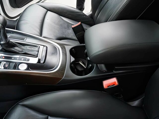 Білий Ауді Ку 5, об'ємом двигуна 2 л та пробігом 64 тис. км за 12500 $, фото 10 на Automoto.ua