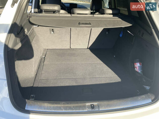 Белый Ауди Ку 5, объемом двигателя 1.97 л и пробегом 210 тыс. км за 27500 $, фото 7 на Automoto.ua