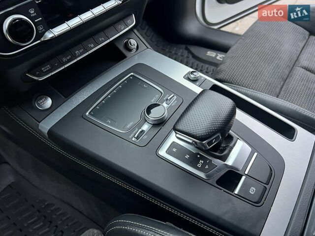 Белый Ауди Ку 5, объемом двигателя 1.97 л и пробегом 139 тыс. км за 28800 $, фото 40 на Automoto.ua