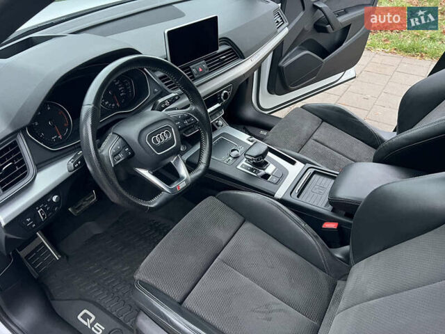 Белый Ауди Ку 5, объемом двигателя 1.97 л и пробегом 139 тыс. км за 28800 $, фото 47 на Automoto.ua