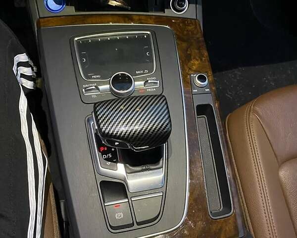 Білий Ауді Ку 5, об'ємом двигуна 1.98 л та пробігом 215 тис. км за 22650 $, фото 15 на Automoto.ua