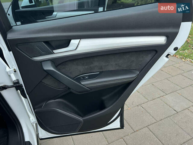 Белый Ауди Ку 5, объемом двигателя 1.97 л и пробегом 139 тыс. км за 28800 $, фото 60 на Automoto.ua