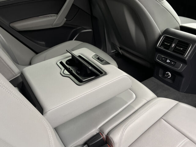 Белый Ауди Ку 5, объемом двигателя 2 л и пробегом 105 тыс. км за 34999 $, фото 19 на Automoto.ua