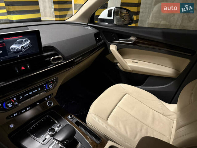 Ауді Ку 5 2017 у Рівному на Automoto.ua Білий Ауді Ку 5, об'ємом двигуна 1.98 л та пробігом 146 тис. км за 23900 $, фото 14 на Automoto.ua