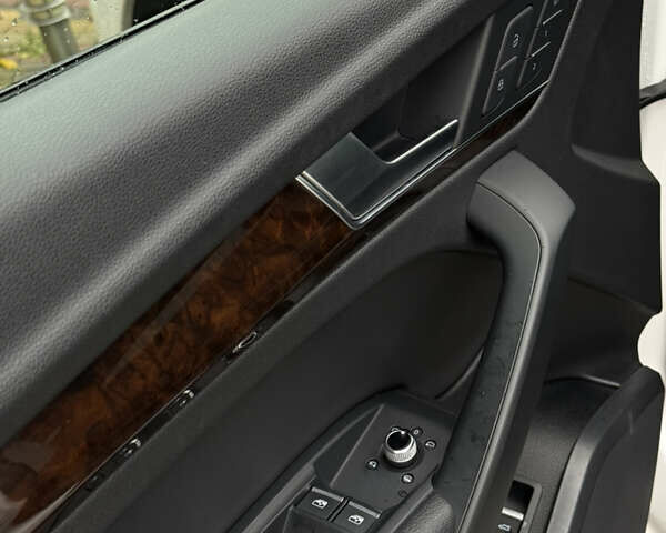 Белый Ауди Ку 5, объемом двигателя 2 л и пробегом 171 тыс. км за 21500 $, фото 22 на Automoto.ua