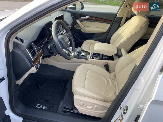 Белый Ауди Ку 5, объемом двигателя 2 л и пробегом 173 тыс. км за 24900 $, фото 26 на Automoto.ua