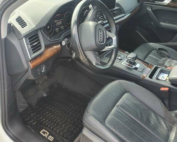 Білий Ауді Ку 5, об'ємом двигуна 2 л та пробігом 156 тис. км за 24500 $, фото 14 на Automoto.ua