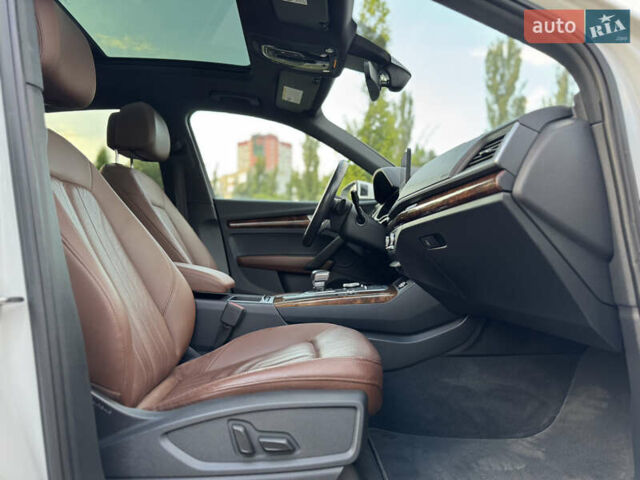 Белый Ауди Ку 5, объемом двигателя 2 л и пробегом 127 тыс. км за 24900 $, фото 68 на Automoto.ua