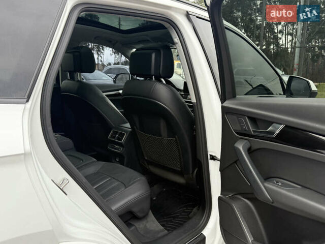 Белый Ауди Ку 5, объемом двигателя 1.98 л и пробегом 68 тыс. км за 25500 $, фото 26 на Automoto.ua