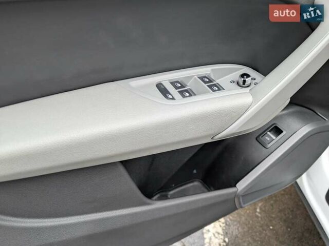 Білий Ауді Ку 5, об'ємом двигуна 2 л та пробігом 199 тис. км за 29999 $, фото 11 на Automoto.ua