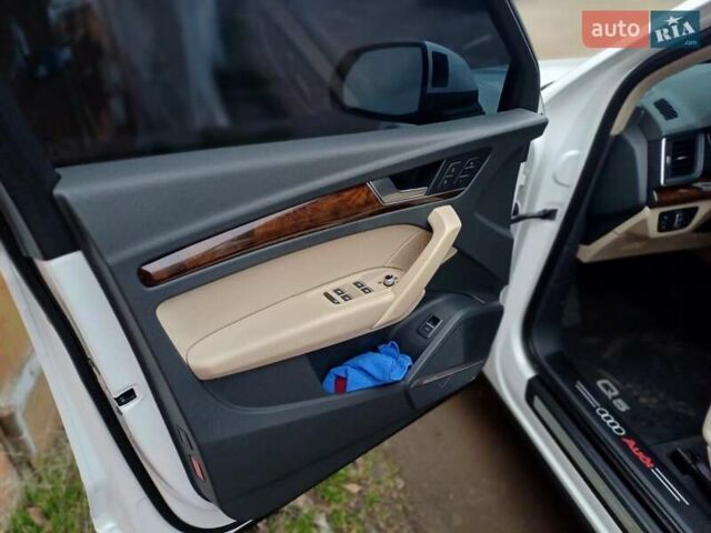 Білий Ауді Ку 5, об'ємом двигуна 1.98 л та пробігом 155 тис. км за 26200 $, фото 8 на Automoto.ua