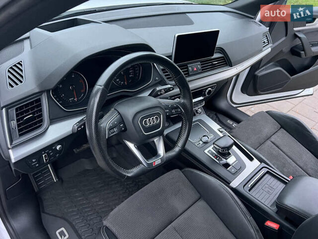 Белый Ауди Ку 5, объемом двигателя 1.97 л и пробегом 139 тыс. км за 28800 $, фото 32 на Automoto.ua