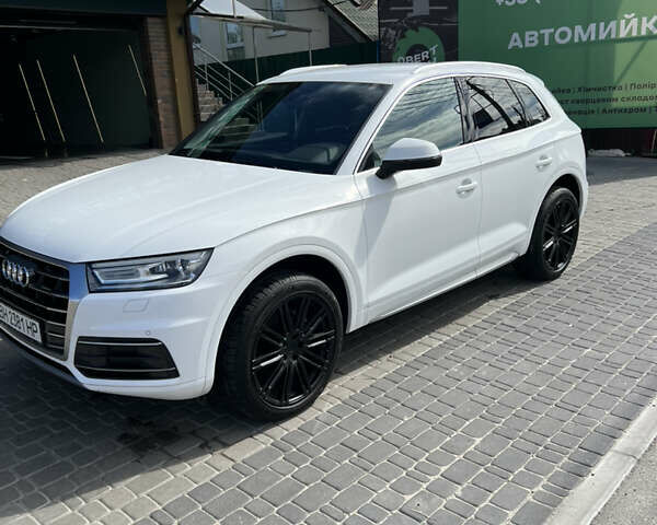 Білий Ауді Ку 5, об'ємом двигуна 1.97 л та пробігом 50 тис. км за 32900 $, фото 1 на Automoto.ua