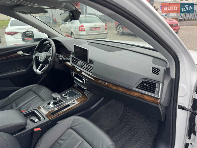 Белый Ауди Ку 5, объемом двигателя 1.98 л и пробегом 238 тыс. км за 18500 $, фото 23 на Automoto.ua