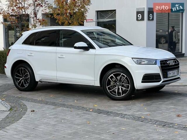 Ауди Ку 5 2017 в Киеве на Automoto.ua Белый Ауди Ку 5, объемом двигателя 1.98 л и пробегом 103 тыс. км за 23900 $, фото 12 на Automoto.ua