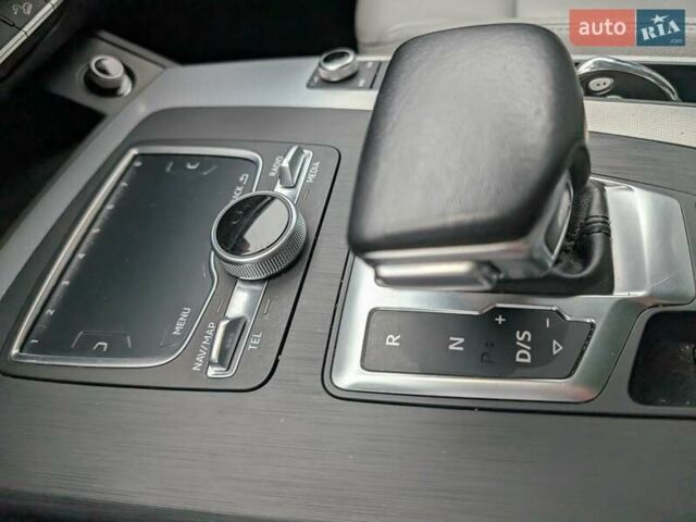 Білий Ауді Ку 5, об'ємом двигуна 2 л та пробігом 199 тис. км за 29999 $, фото 18 на Automoto.ua