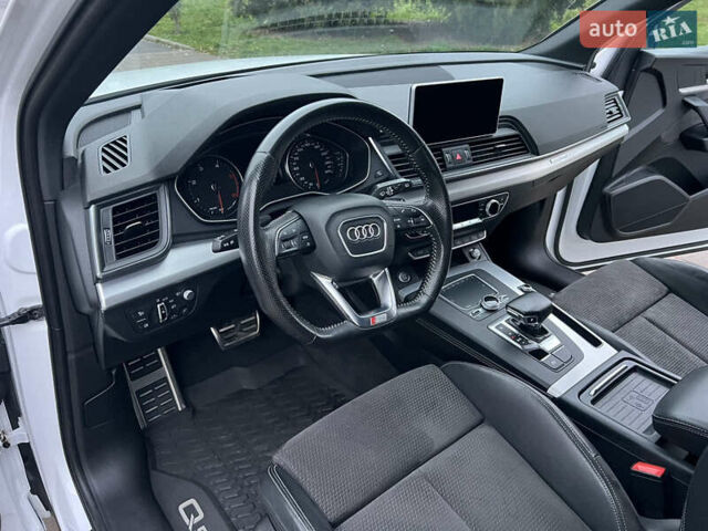 Белый Ауди Ку 5, объемом двигателя 1.97 л и пробегом 139 тыс. км за 28800 $, фото 30 на Automoto.ua