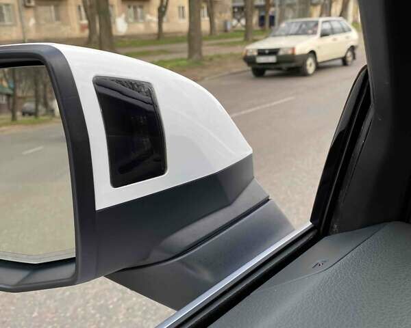 Белый Ауди Ку 5, объемом двигателя 2 л и пробегом 173 тыс. км за 24900 $, фото 22 на Automoto.ua