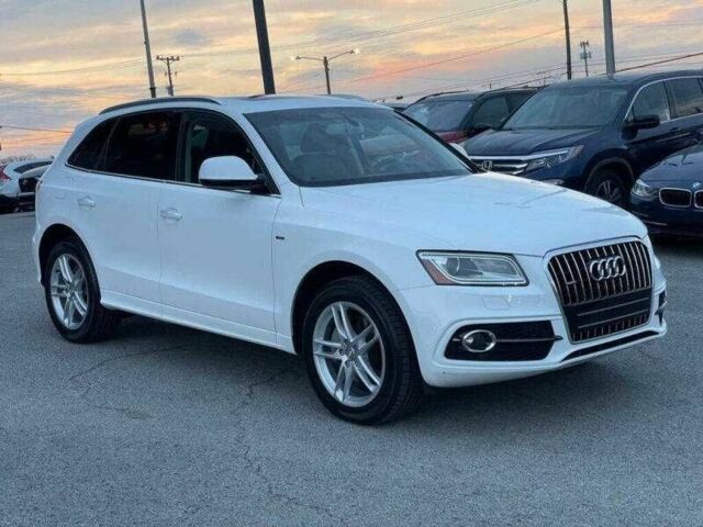 Белый Ауди Ку 5, объемом двигателя 3 л и пробегом 76 тыс. км за 4200 $, фото 3 на Automoto.ua