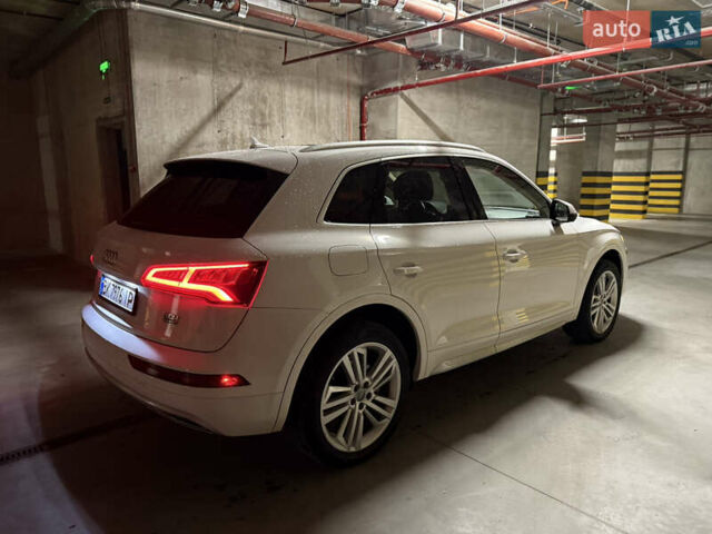 Ауді Ку 5 2017 у Рівному на Automoto.ua Білий Ауді Ку 5, об'ємом двигуна 1.98 л та пробігом 146 тис. км за 23900 $, фото 5 на Automoto.ua