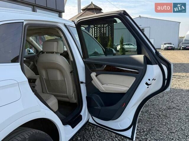 Ауді Ку 5 2017 у Луцьку на Automoto.ua Білий Ауді Ку 5, об'ємом двигуна 1.98 л та пробігом 190 тис. км за 17900 $, фото 21 на Automoto.ua