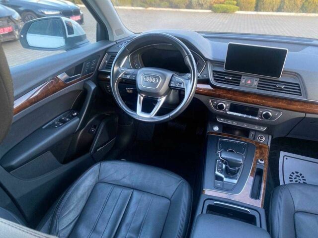 Білий Ауді Ку 5, об'ємом двигуна 2 л та пробігом 189 тис. км за 21800 $, фото 14 на Automoto.ua