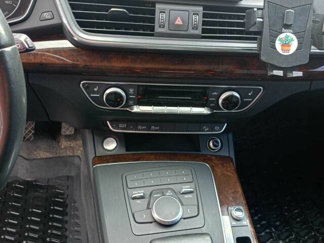 Белый Ауди Ку 5, объемом двигателя 2 л и пробегом 124 тыс. км за 23700 $, фото 12 на Automoto.ua