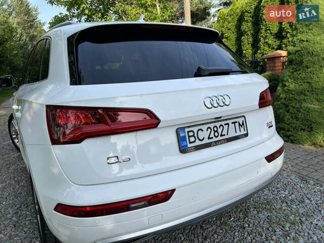 Білий Ауді Ку 5, об'ємом двигуна 2 л та пробігом 50 тис. км за 24899 $, фото 28 на Automoto.ua