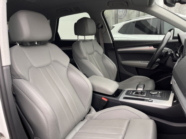 Белый Ауди Ку 5, объемом двигателя 2 л и пробегом 105 тыс. км за 34999 $, фото 25 на Automoto.ua