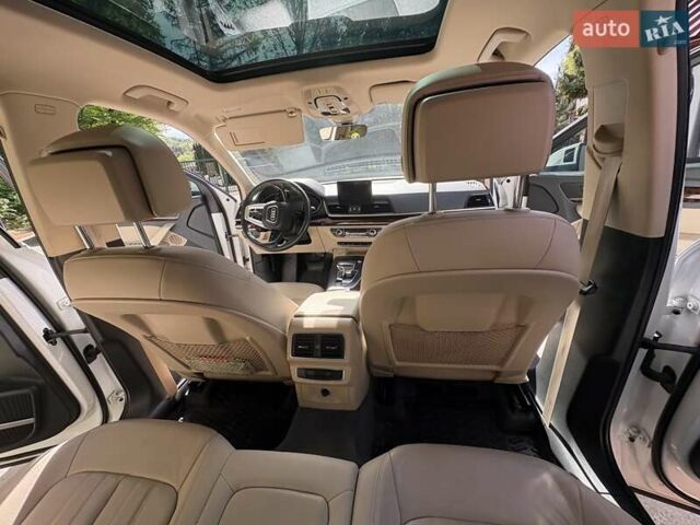 Белый Ауди Ку 5, объемом двигателя 1.98 л и пробегом 115 тыс. км за 27000 $, фото 9 на Automoto.ua