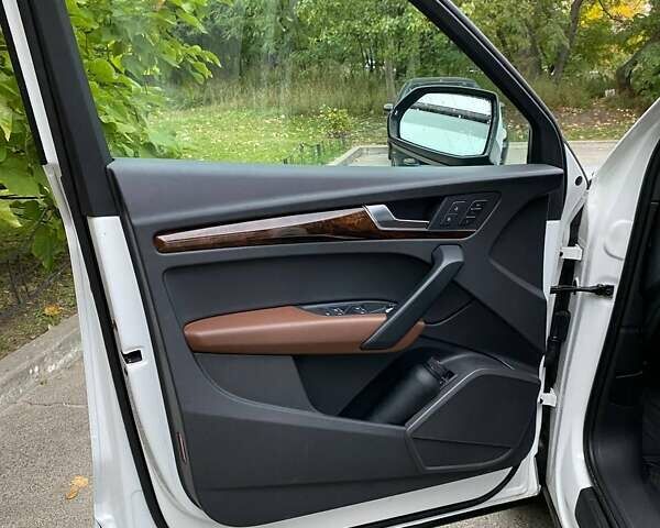 Белый Ауди Ку 5, объемом двигателя 1.98 л и пробегом 145 тыс. км за 25700 $, фото 10 на Automoto.ua