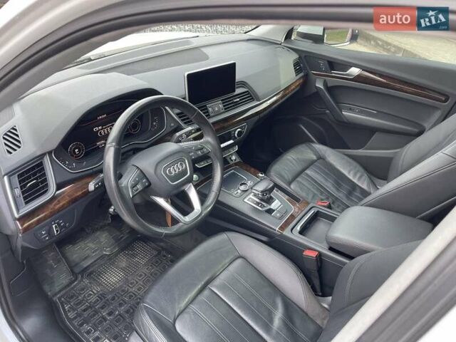 Білий Ауді Ку 5, об'ємом двигуна 1.98 л та пробігом 105 тис. км за 23499 $, фото 12 на Automoto.ua