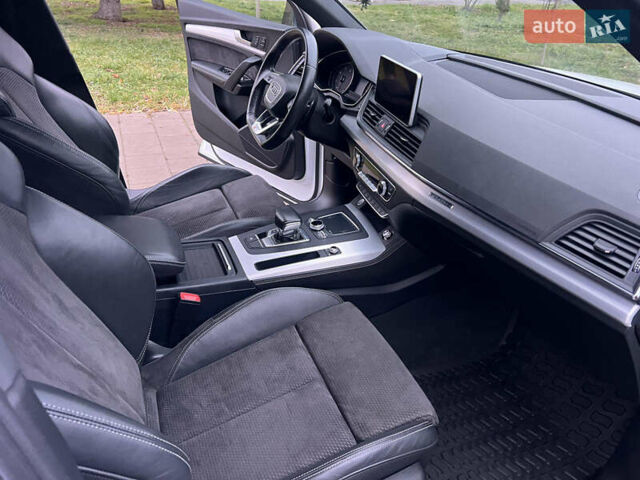 Белый Ауди Ку 5, объемом двигателя 1.97 л и пробегом 139 тыс. км за 28800 $, фото 52 на Automoto.ua