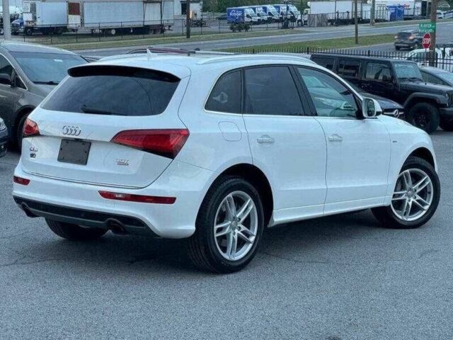 Белый Ауди Ку 5, объемом двигателя 3 л и пробегом 76 тыс. км за 4200 $, фото 2 на Automoto.ua