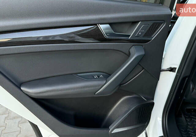 Белый Ауди Ку 5, объемом двигателя 1.98 л и пробегом 127 тыс. км за 27777 $, фото 22 на Automoto.ua