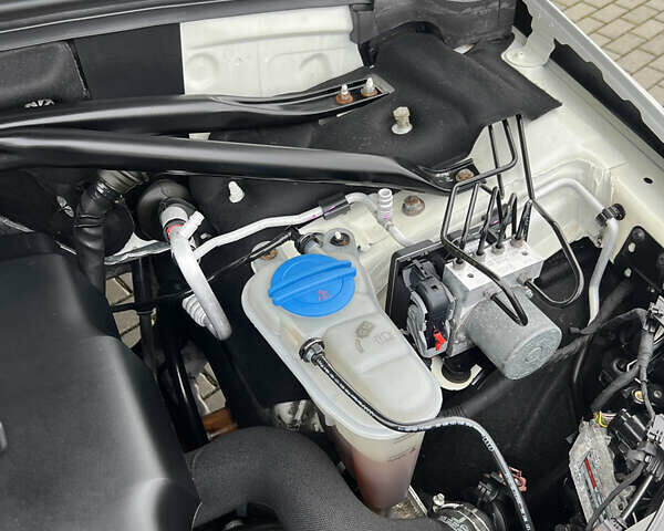 Білий Ауді Ку 5, об'ємом двигуна 2 л та пробігом 206 тис. км за 18500 $, фото 15 на Automoto.ua