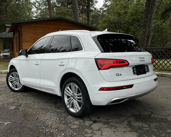 Білий Ауді Ку 5, об'ємом двигуна 2 л та пробігом 203 тис. км за 20999 $, фото 3 на Automoto.ua