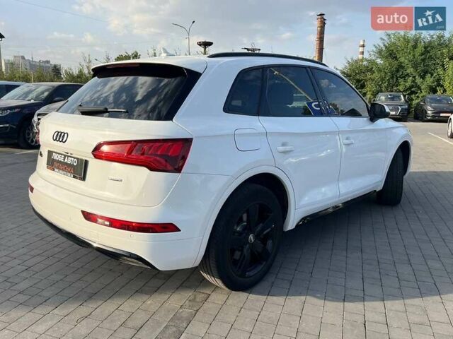 Білий Ауді Ку 5, об'ємом двигуна 1.98 л та пробігом 206 тис. км за 21499 $, фото 5 на Automoto.ua