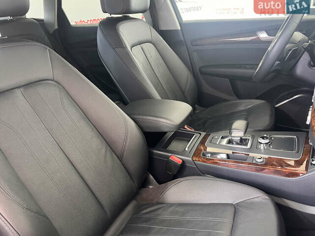 Білий Ауді Ку 5, об'ємом двигуна 2 л та пробігом 46 тис. км за 25950 $, фото 8 на Automoto.ua