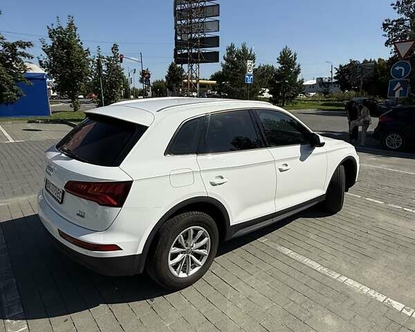 Белый Ауди Ку 5, объемом двигателя 1.97 л и пробегом 99 тыс. км за 32000 $, фото 4 на Automoto.ua
