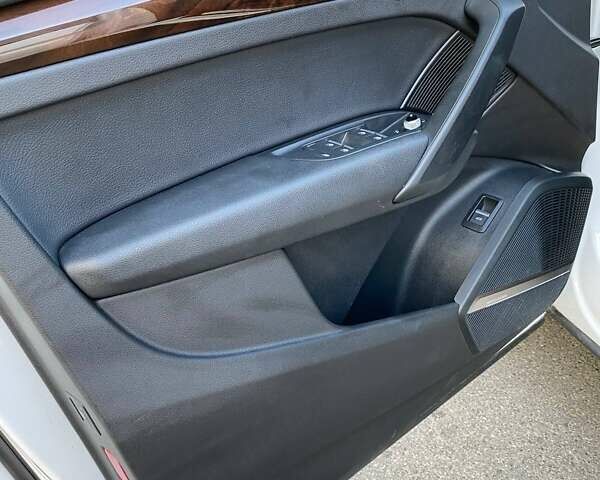 Белый Ауди Ку 5, объемом двигателя 1.98 л и пробегом 65 тыс. км за 31500 $, фото 9 на Automoto.ua