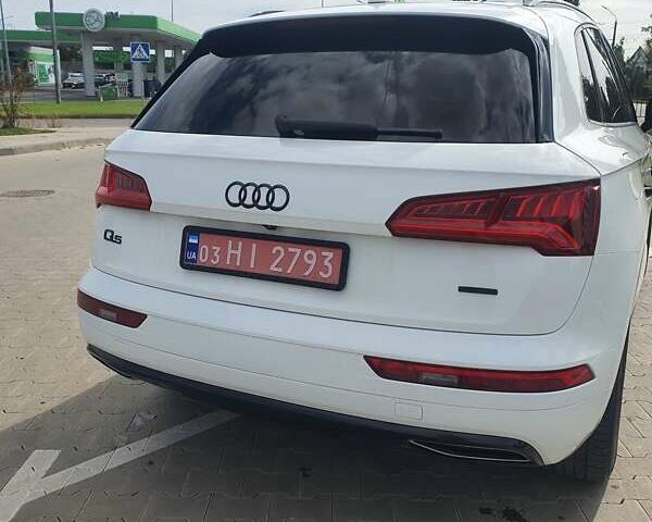 Білий Ауді Ку 5, об'ємом двигуна 2 л та пробігом 156 тис. км за 24500 $, фото 4 на Automoto.ua