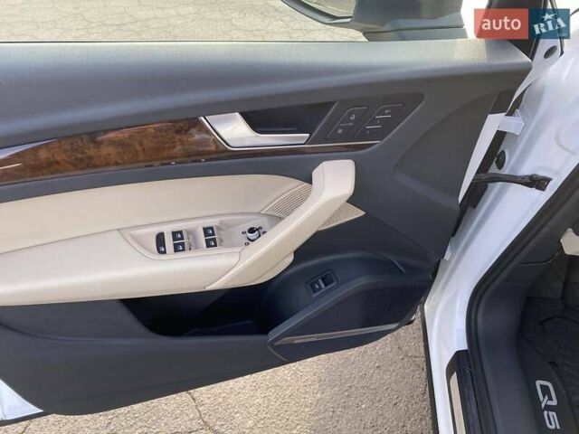 Белый Ауди Ку 5, объемом двигателя 2 л и пробегом 173 тыс. км за 24900 $, фото 23 на Automoto.ua