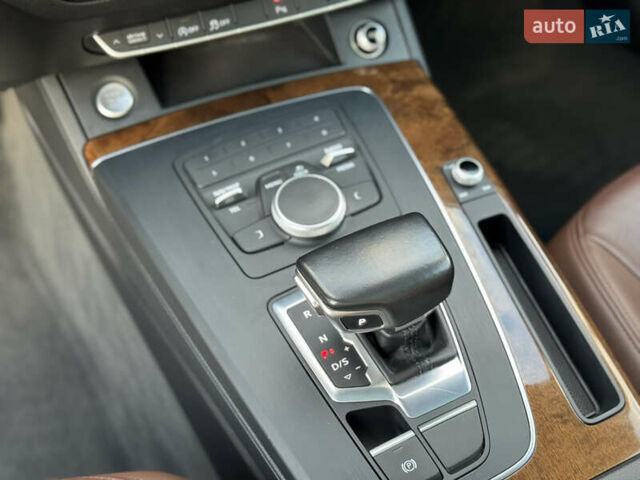 Белый Ауди Ку 5, объемом двигателя 2 л и пробегом 127 тыс. км за 24900 $, фото 50 на Automoto.ua