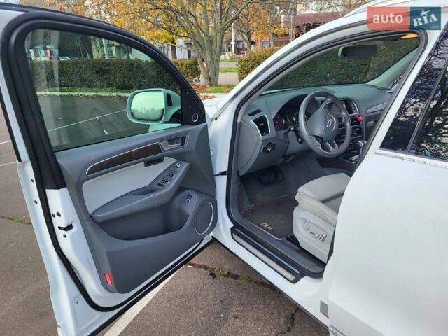 Білий Ауді Ку 5, об'ємом двигуна 1.98 л та пробігом 73 тис. км за 17800 $, фото 8 на Automoto.ua